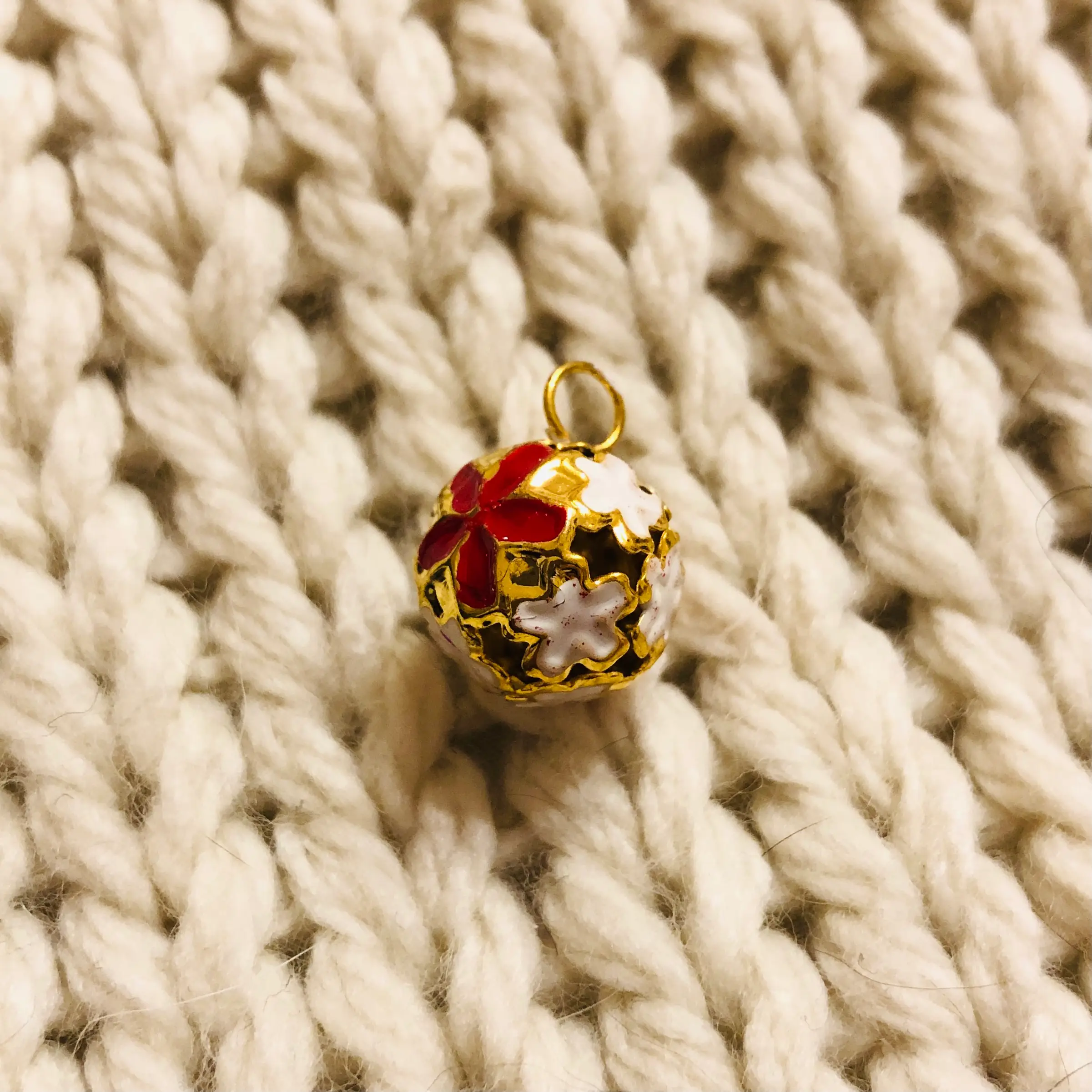 XMAS Weihnachtsschelle 14mm / Rot gold