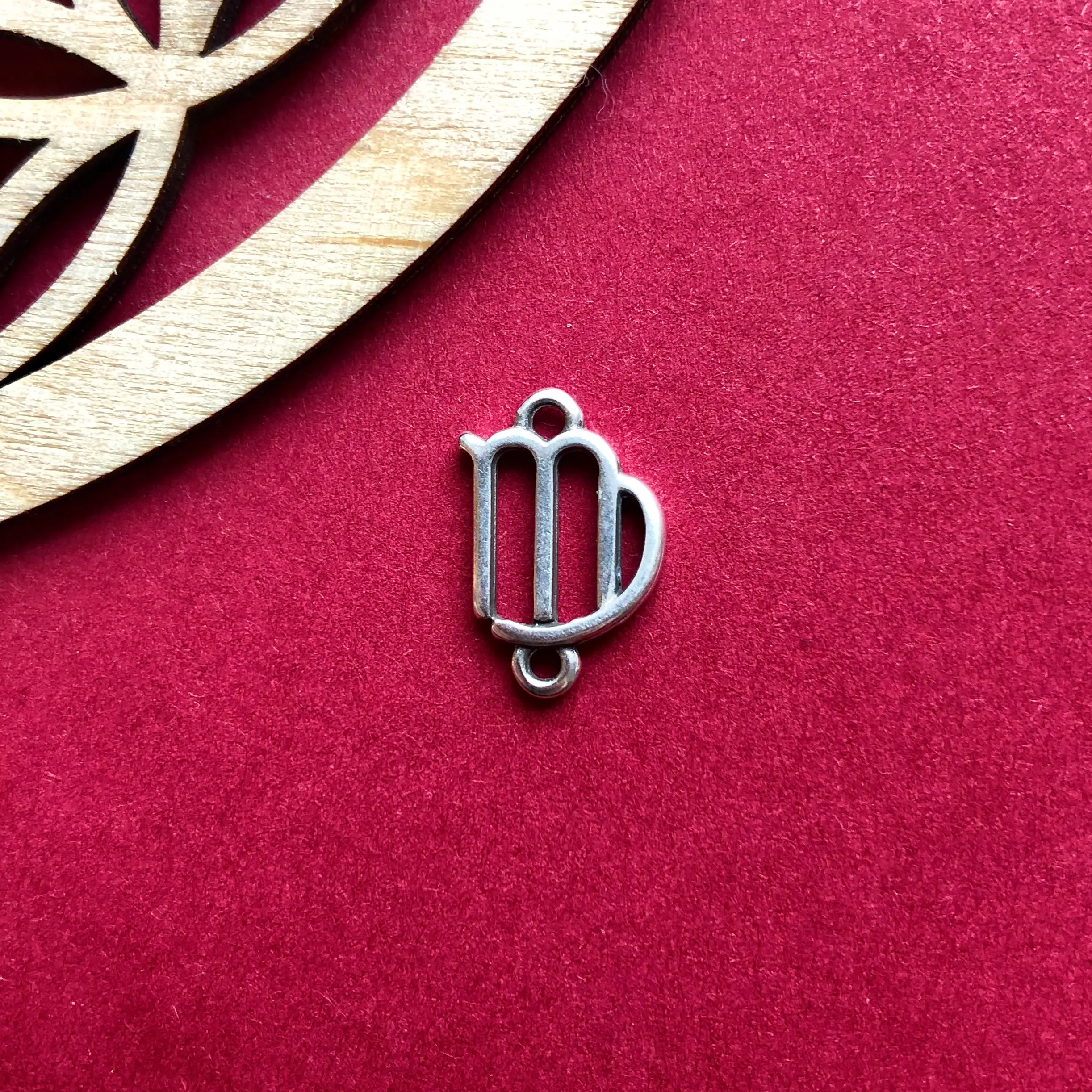 Sternzeichen Jungfrau, versilbert