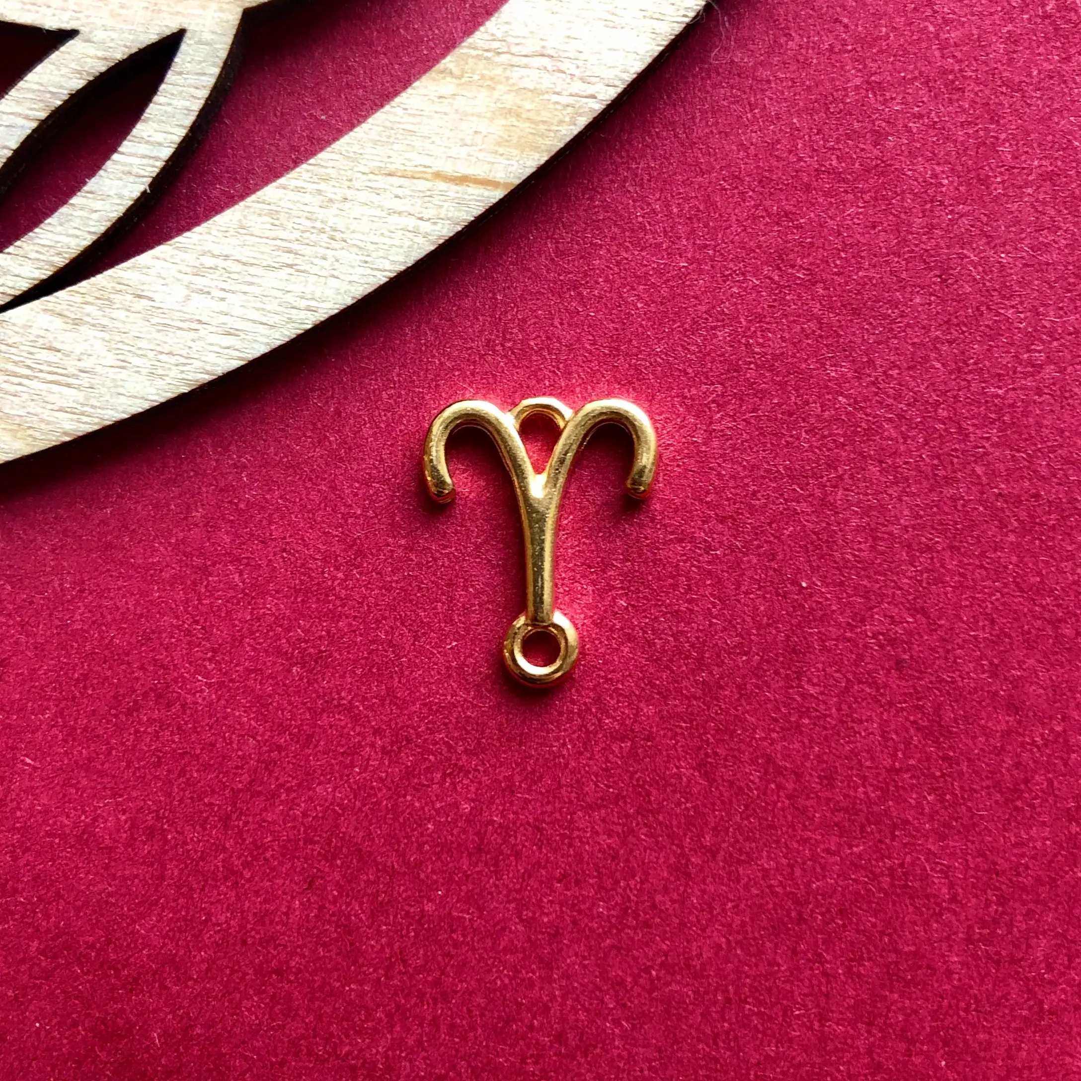 Sternzeichen Widder, vergoldet