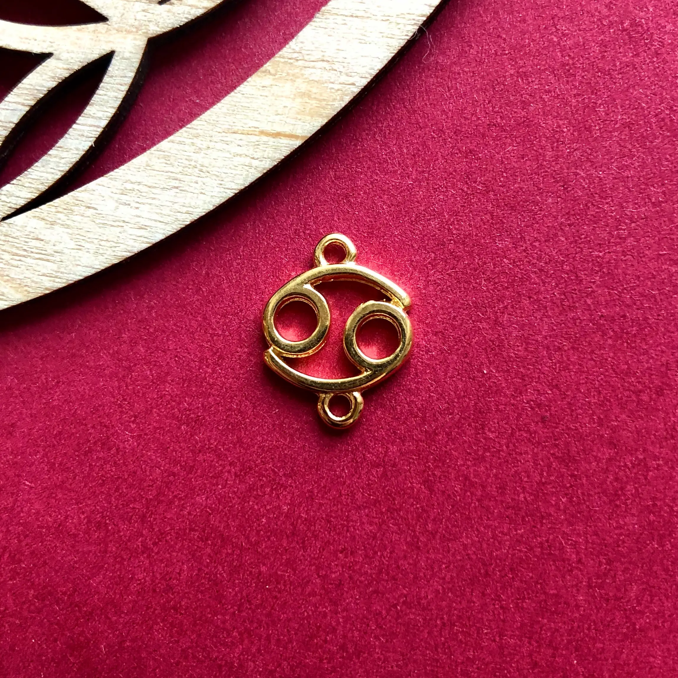 Sternzeichen Krebs, vergoldet