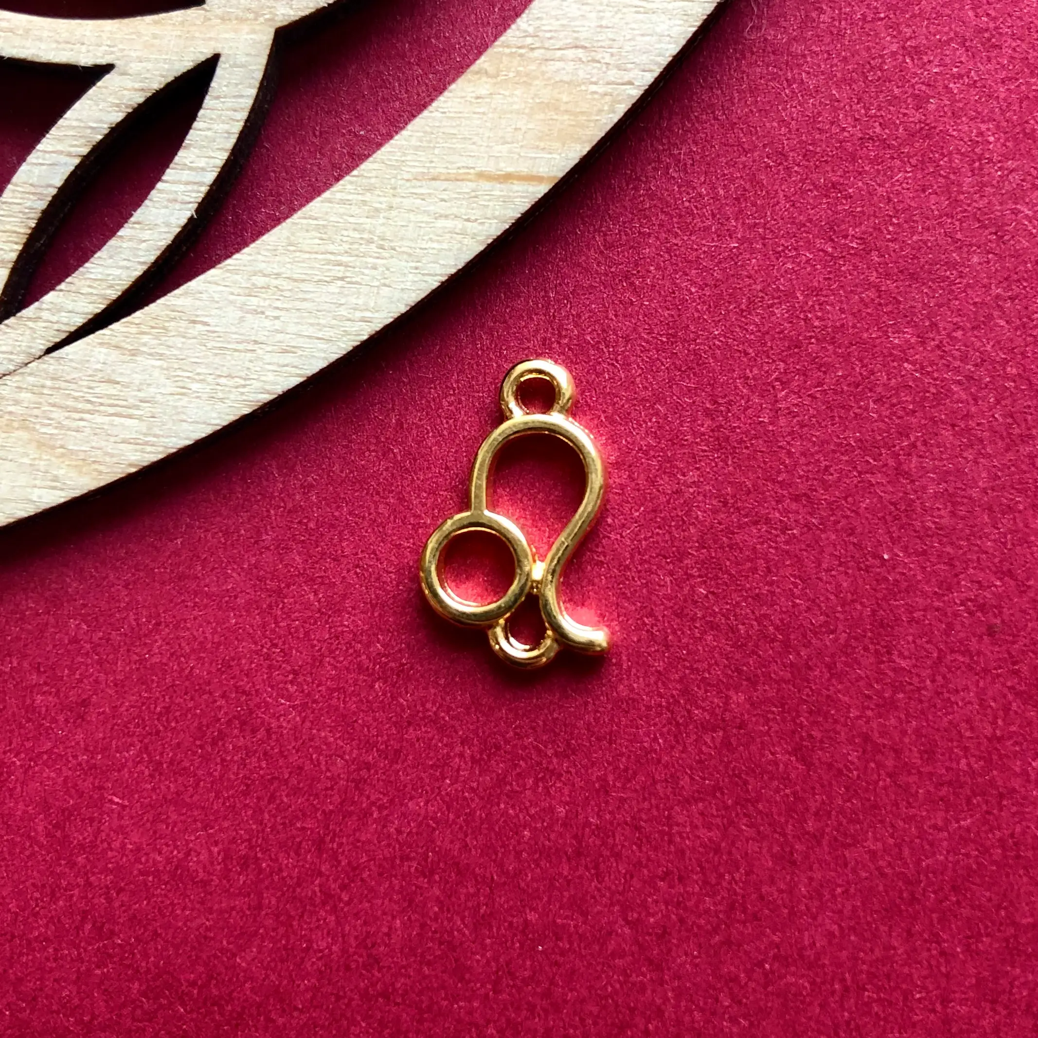 Sternzeichen Löwe, vergoldet