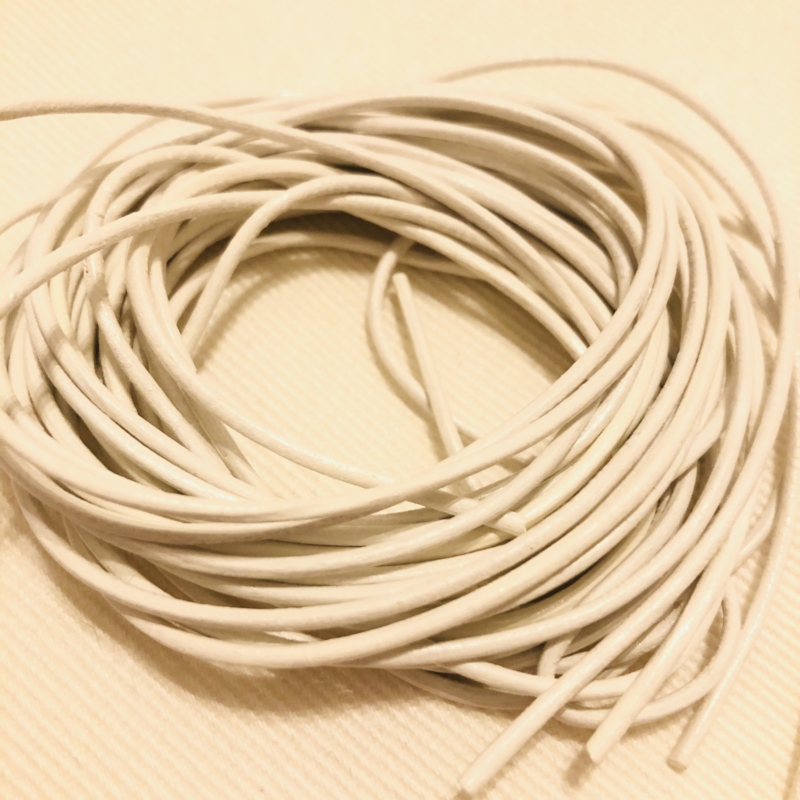1m Lederband 1,2mm weiß