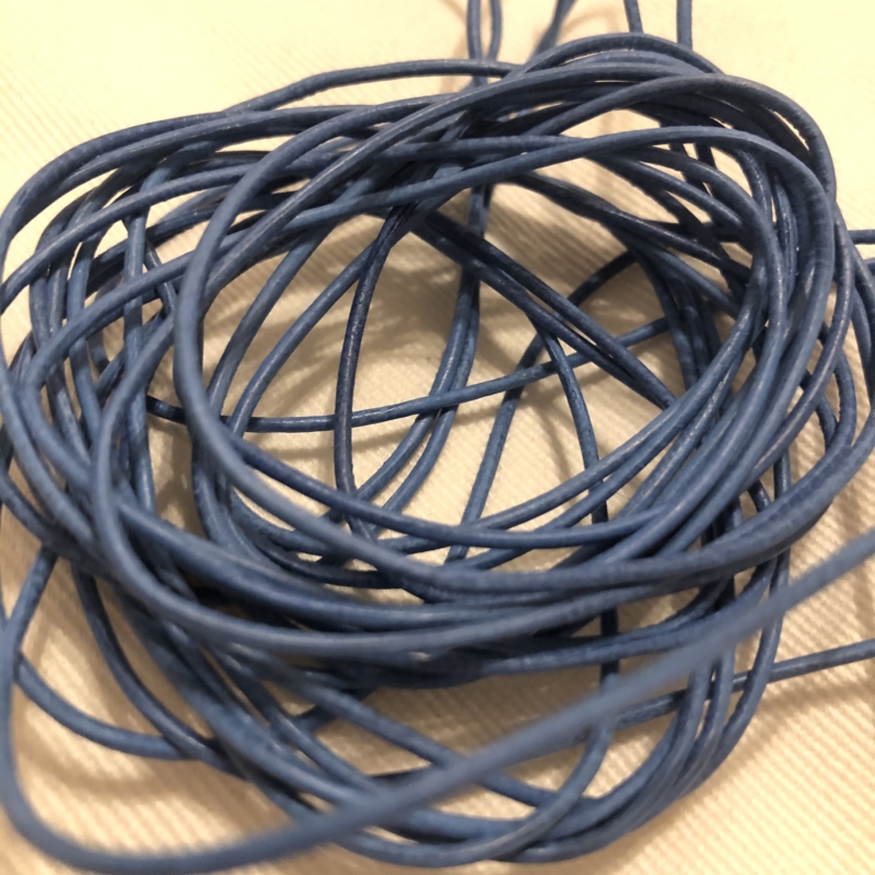 1m Lederband 1,2mm hellblau