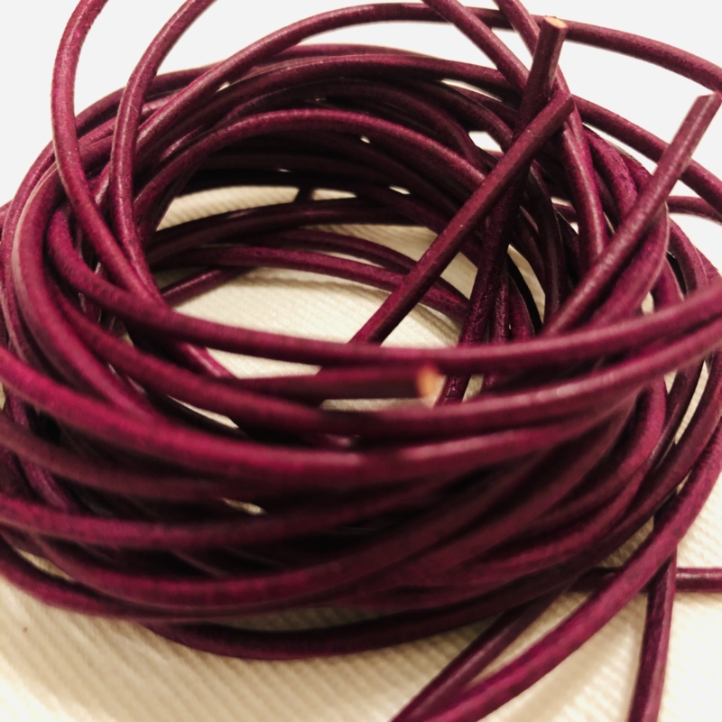 1m Lederband 2mm fuchsia