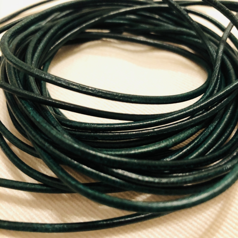 1m Lederband 2mm dunkelgrün