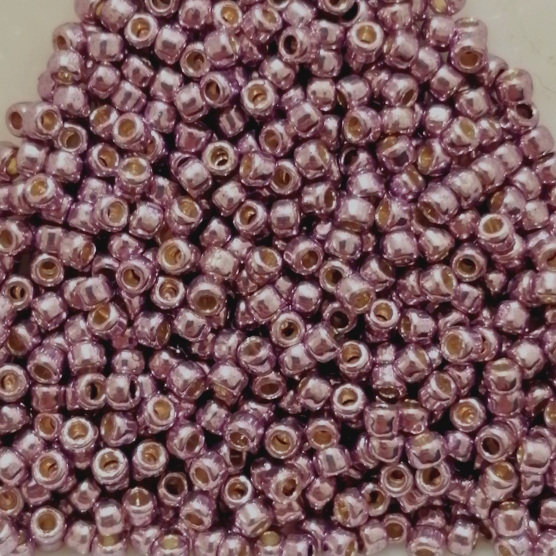 Toho 11/0 - 2,2 mm Galvanized Pale Lilac