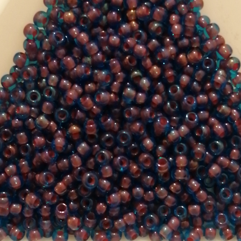 Toho 11/0 - 2,2 mm Aqua Oxblood-Lined