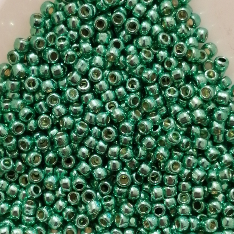 Toho 11/0 - 2,2 mm Galvanized Mint