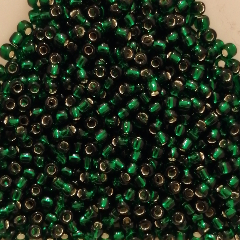 Toho 11/0 - 2,2 mm Silver-Lined Green Emerald