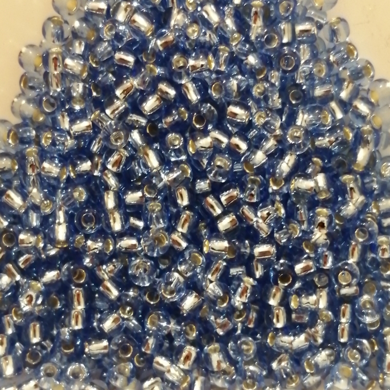 Toho 11/0 - 2,2 mm Silver-Lined Sapphire