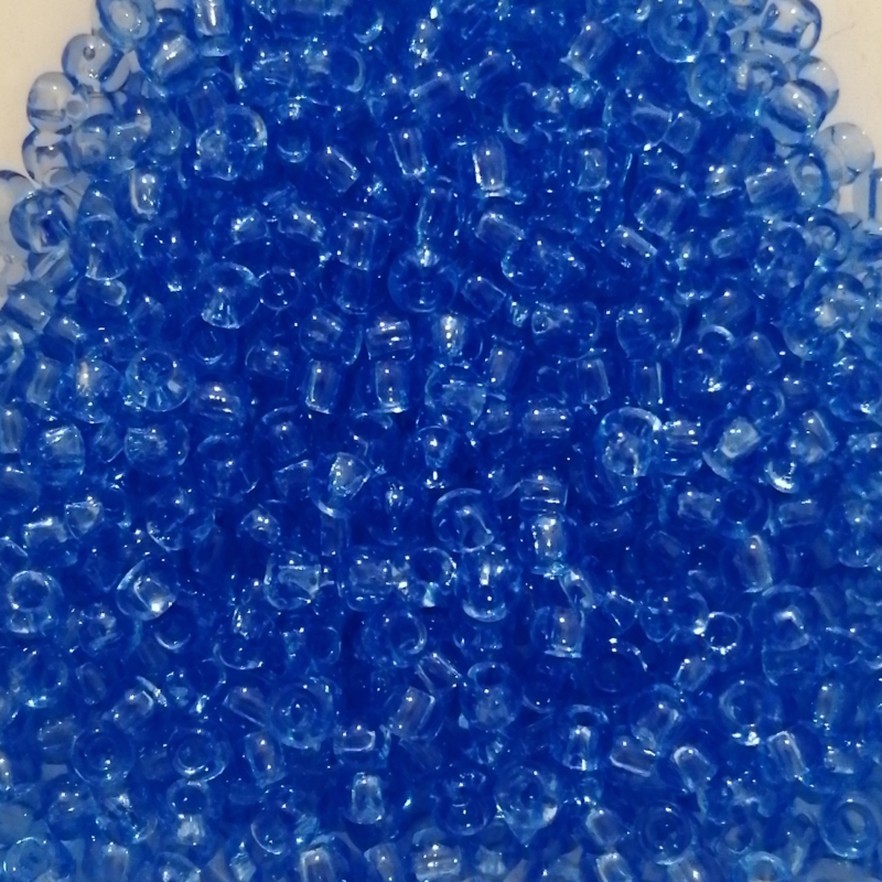 Toho 11/0 - 2,2 mm Transp. Lt Sapphire