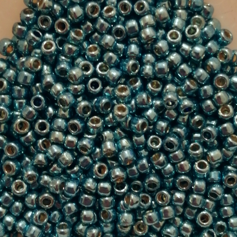 Toho 11/0 - 2,2 mm Galvanized Artic Blue