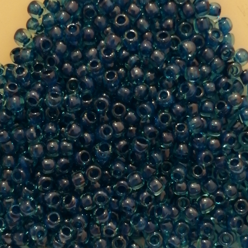 Toho 11/0 - 2,2 mm Capri-Lined Aqua