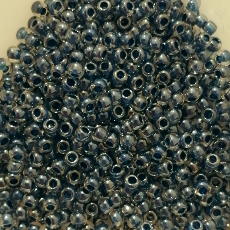 Toho 11/0 - 2,2 mm Crystal Capri-Lined