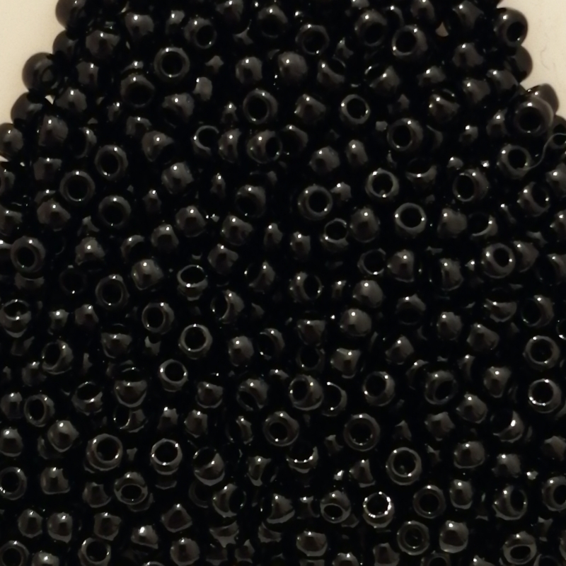 Toho 8/0 - 3 mm Opaque Jet