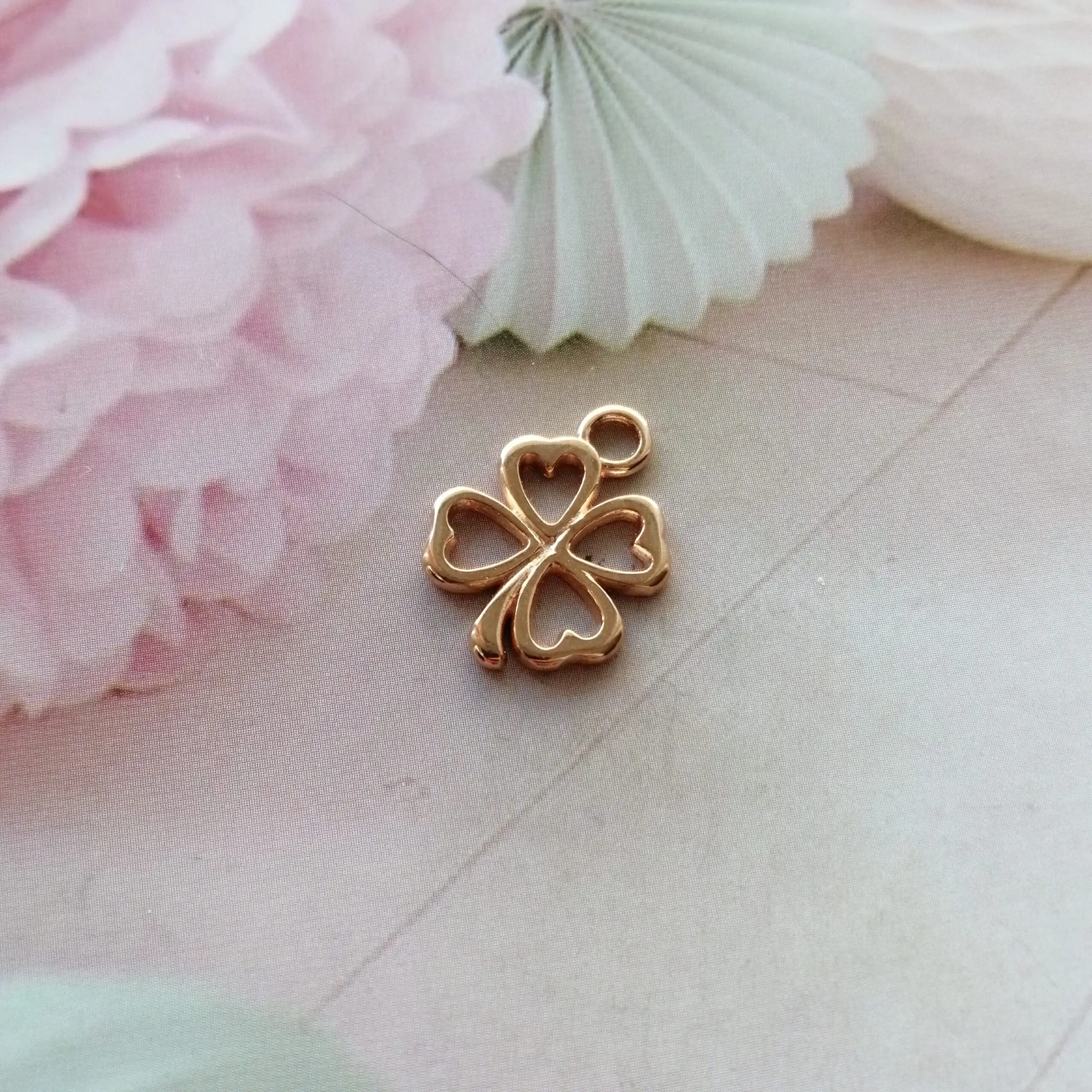 Anhänger Metall DQ Glücksklee Rosegold