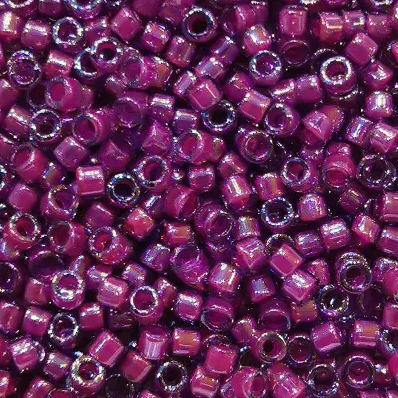 Miyuki Delica 11/0 - 1.6mm / 7g / DB281 Magenta Berry Farbeinzug